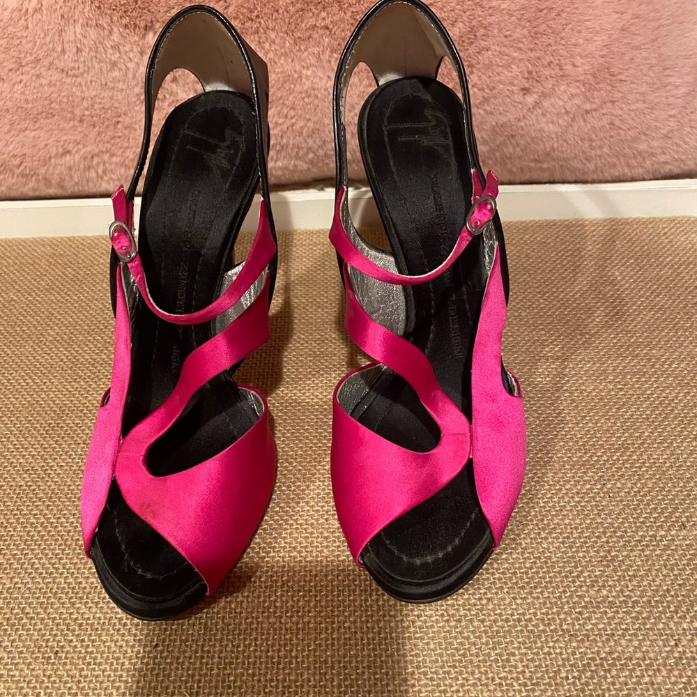 Giuseppe Zanotti Black Hot Pink Satin Peep Toe Shoe D'orsay Heels US 7 EUC 37